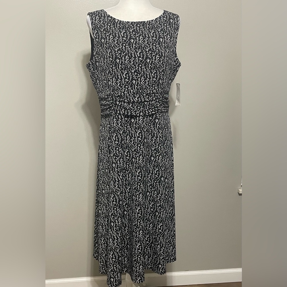 New LAURA JEFFRIES Women's Dress 14 Sleeveless Ruched Waist Dark Floral Stretch